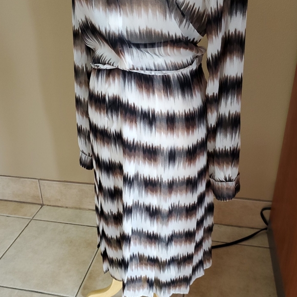 BCBGMAXAZRIA Printed Dress - Picture 4 of 11